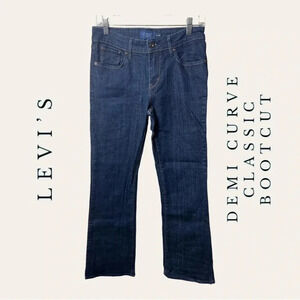 0409W. LEVI’S DEMI CURVE CLASSIC BOOTCUT‎ DENIM JEANS SIZE 6/28 DARK WASH COLOR